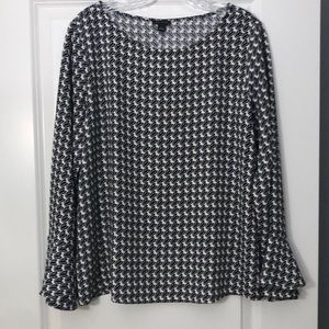 Ann Taylor blouse size M.